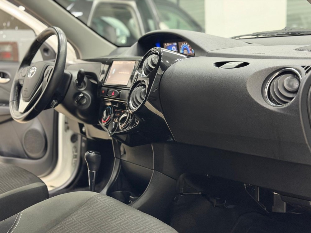 Toyota Etios XLS — foto 10